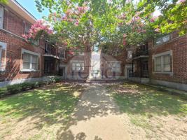 featured image of 220 S Cleveland St