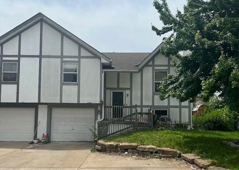 1827 Gates Dr W - Photo 2 of 20