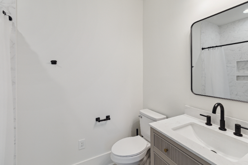 1133 E Henry St - Photo 3 of 15