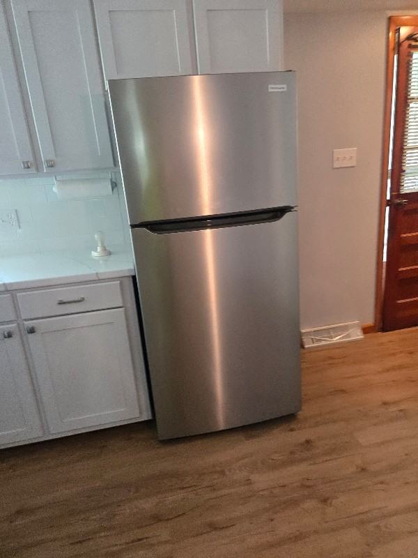 571 15th St - Photo 3 of 12