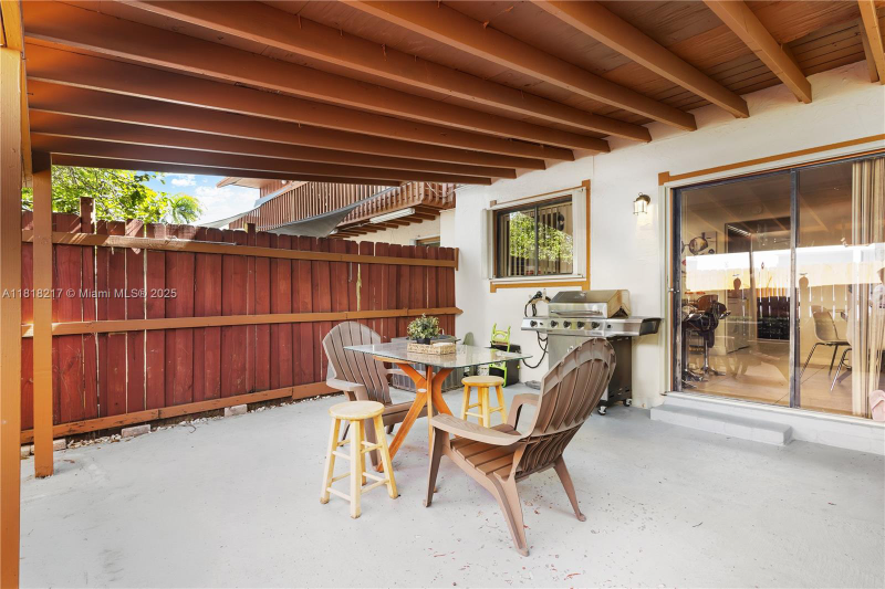 8360 Nw 8th St - Photo 2 of 13