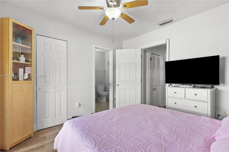 8360 Nw 8th St - Photo 4 of 13