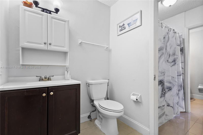 8360 Nw 8th St - Photo 6 of 13