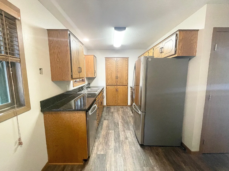 312 11th Ave Se - Photo 2 of 5