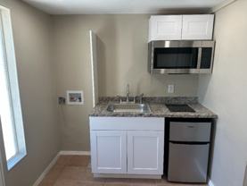 180 S Glenwood St #D - Photo 1 of 1