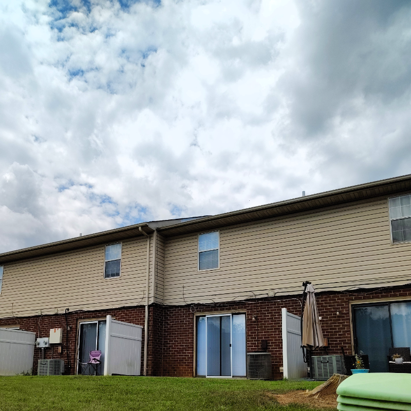 9 Fonda - Photo 2 of 9