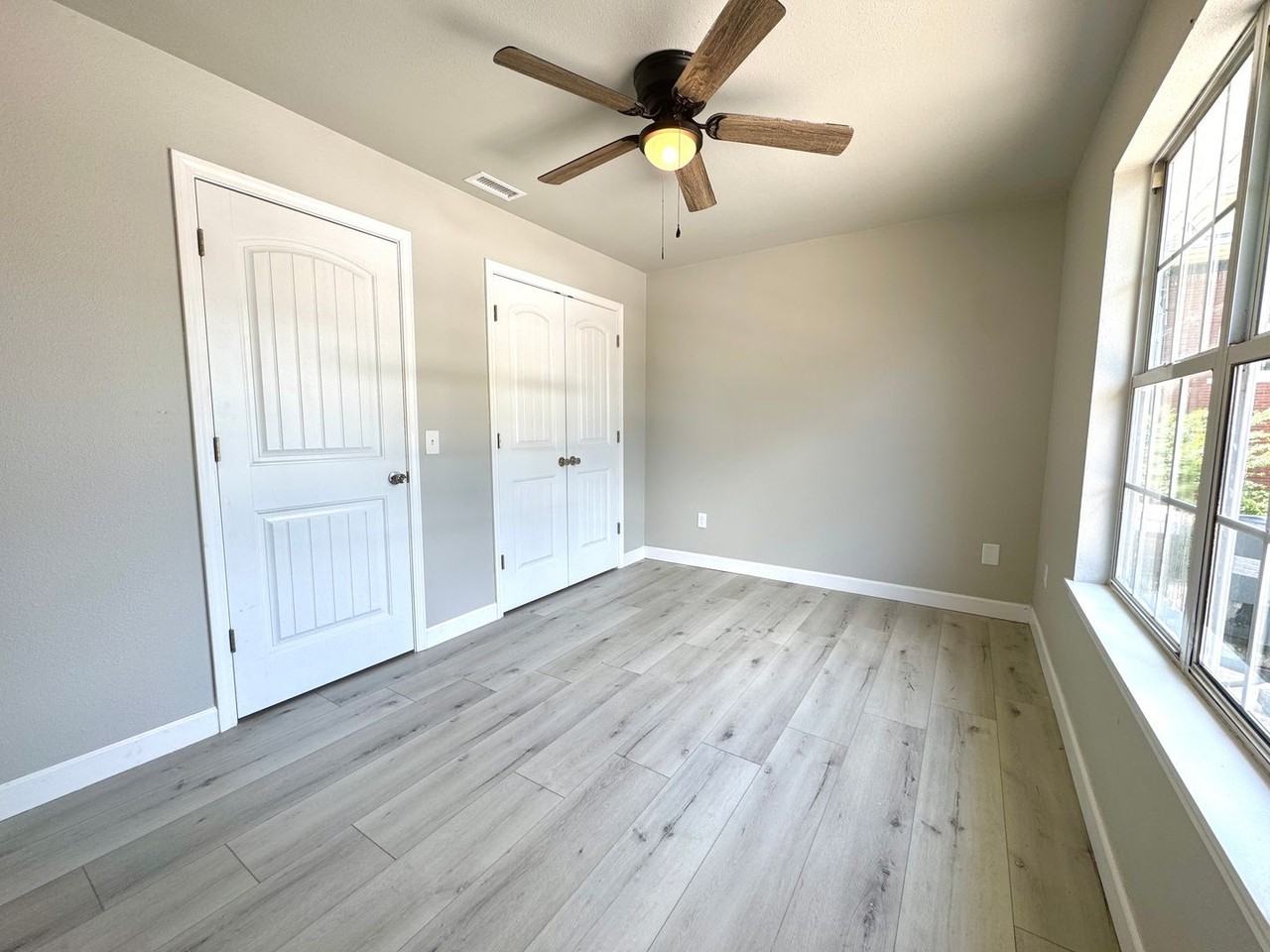 591 E Boswell St - Photo 7 of 18