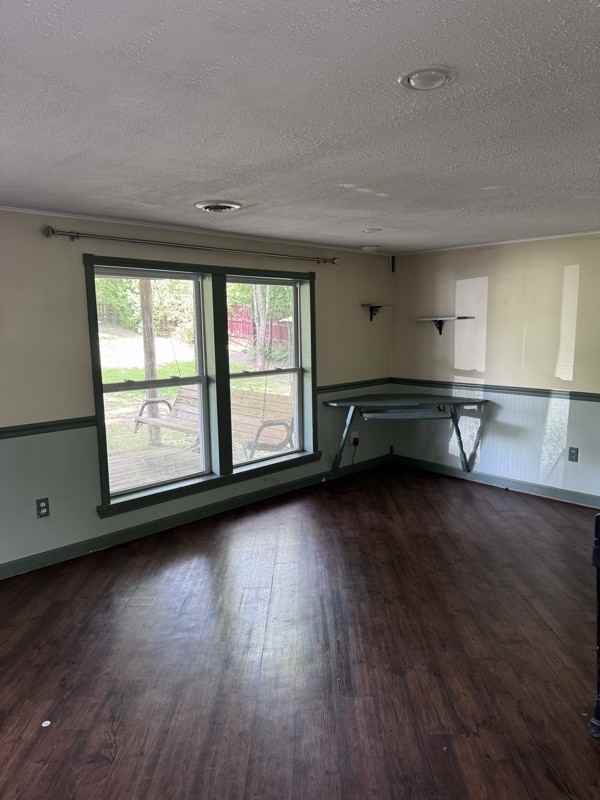 604 Crowley Rd - Photo 3 of 19