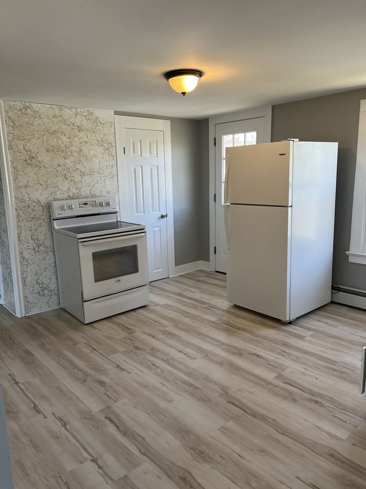 15 Goodyear Ave #2 - Photo 3 of 10