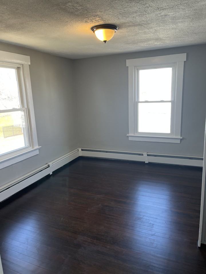 15 Goodyear Ave #2 - Photo 4 of 10