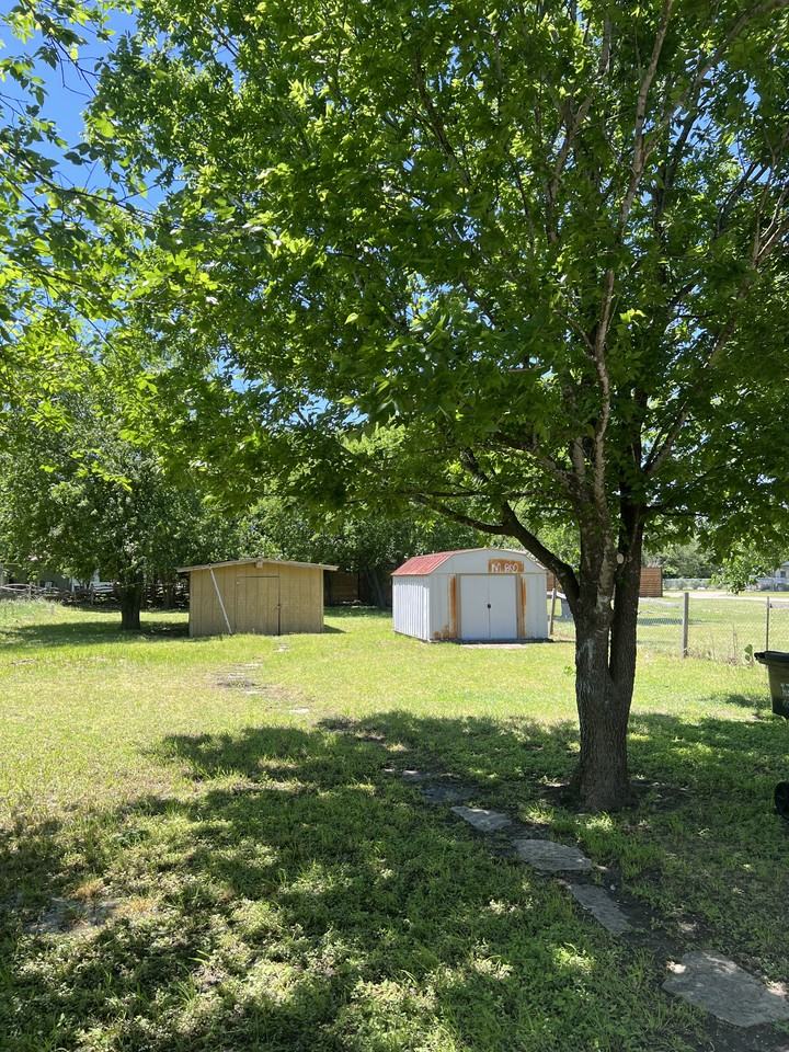 1108 Reyes St #NA - Photo 2 of 11