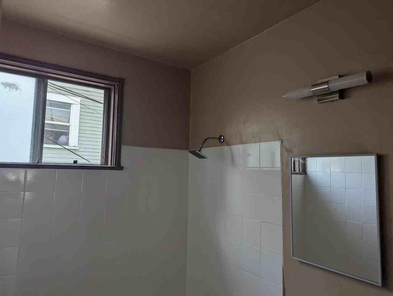 644 West 40th Place #644 - Photo 5 of 9