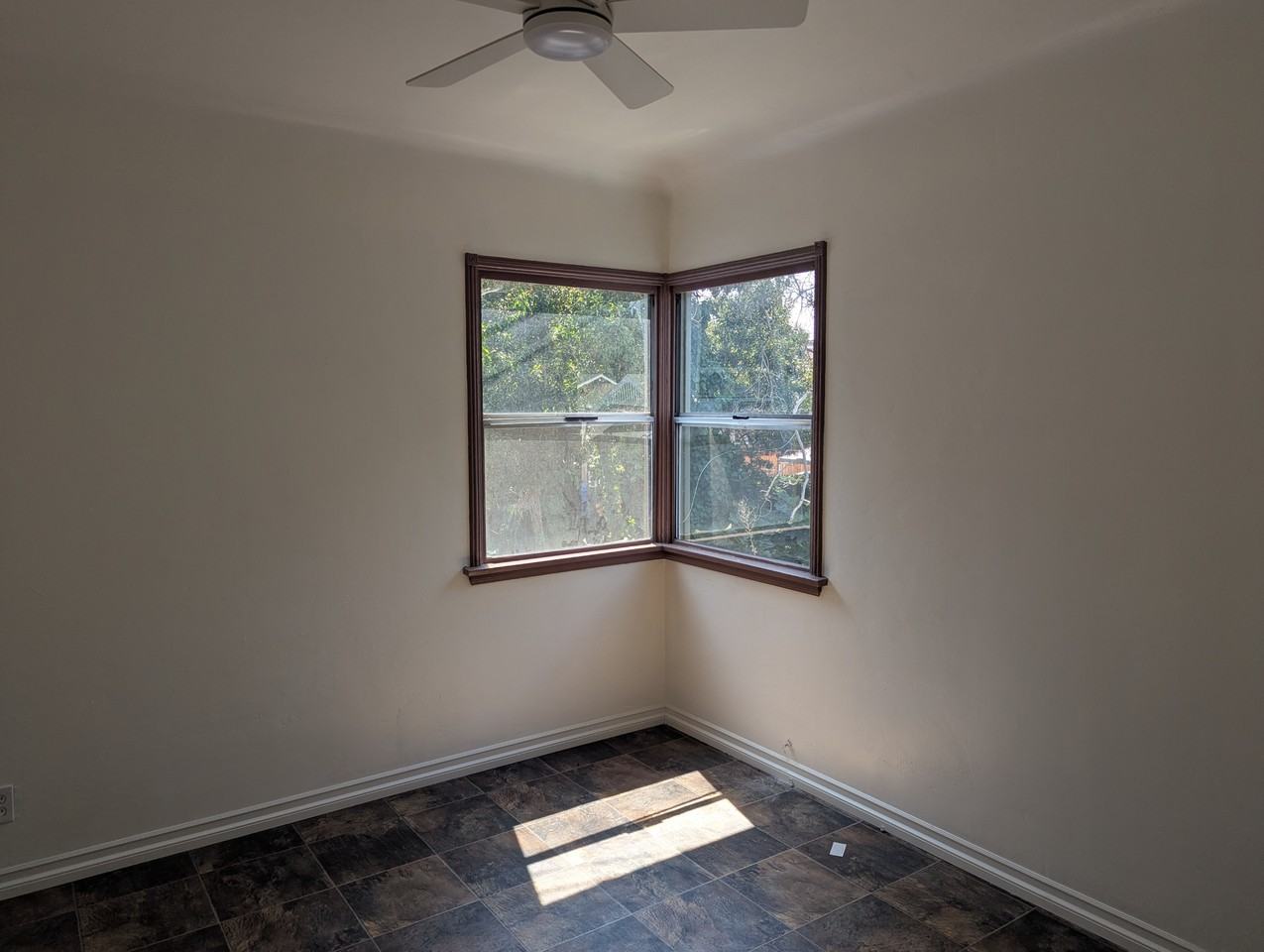 644 West 40th Place #644 - Photo 6 of 9