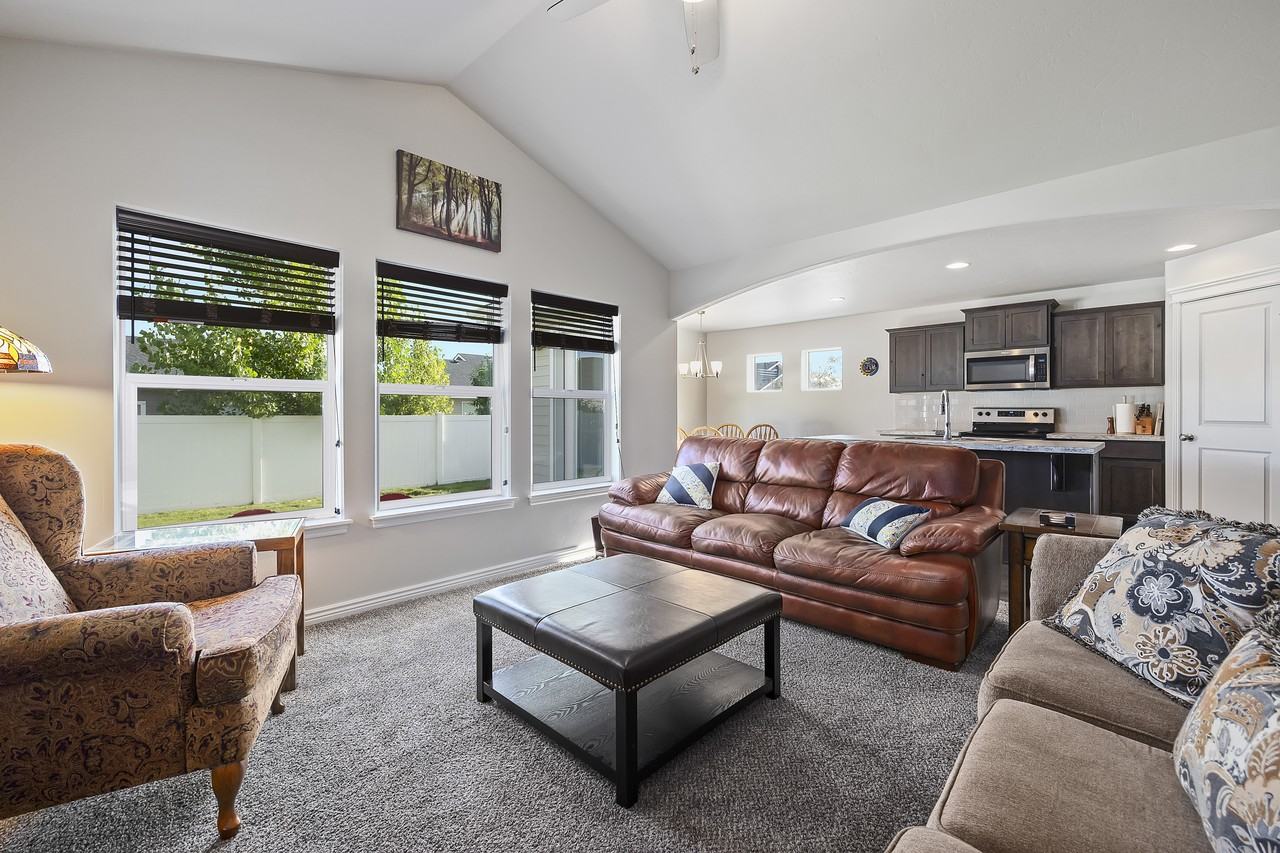 1146 Terra Ave #NA - Photo 5 of 16