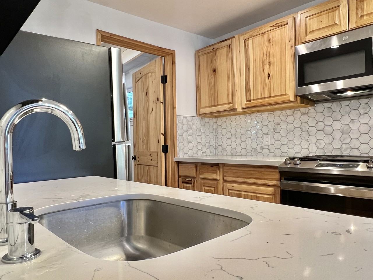 838 Lake View Ln #NA - Photo 7 of 18