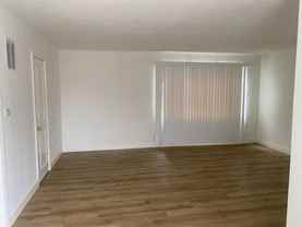 1935 Cloverfield Blvd - Photo 1 of 1