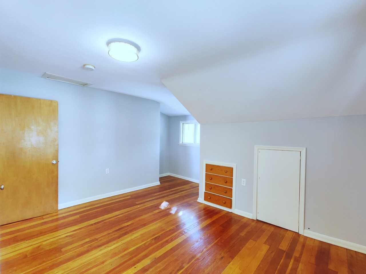 334 Albert St S #NA - Photo 2 of 8
