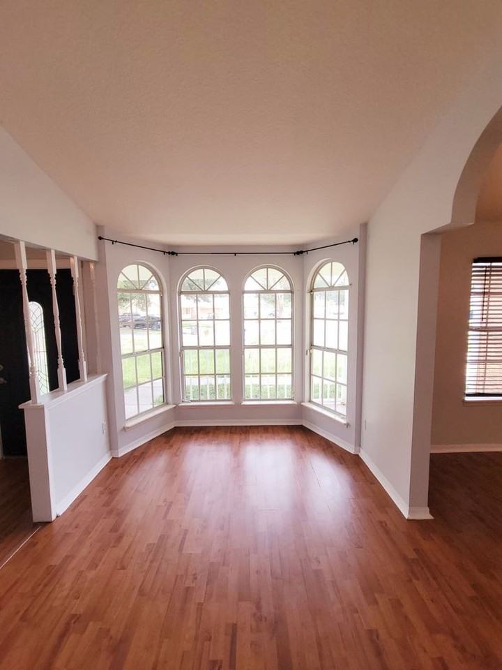 2401 Griffin Ct - Photo 4 of 26