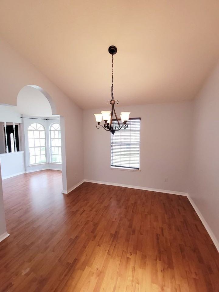 2401 Griffin Ct - Photo 5 of 26