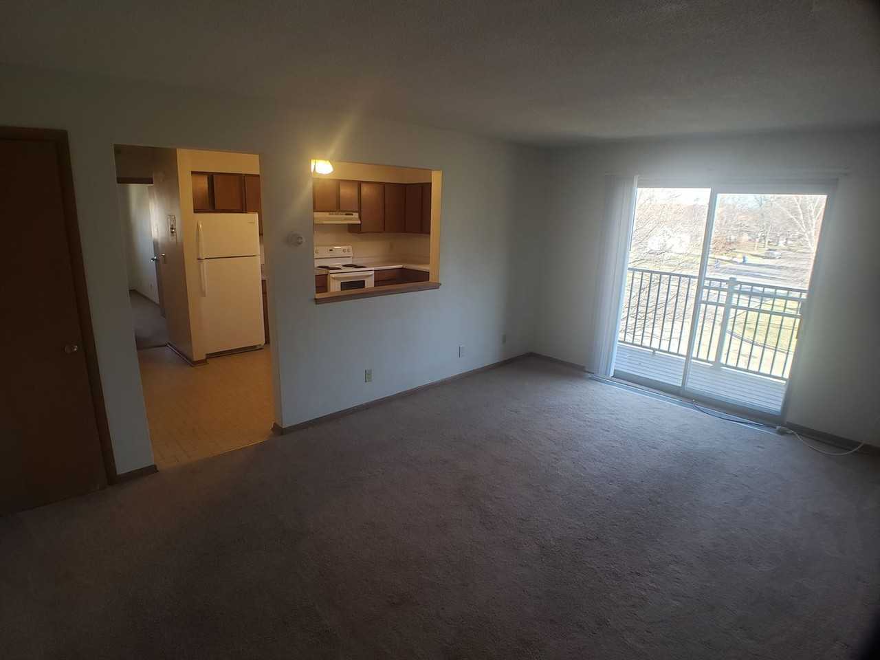 1208 3rd Ave Ne - Photo 2 of 7