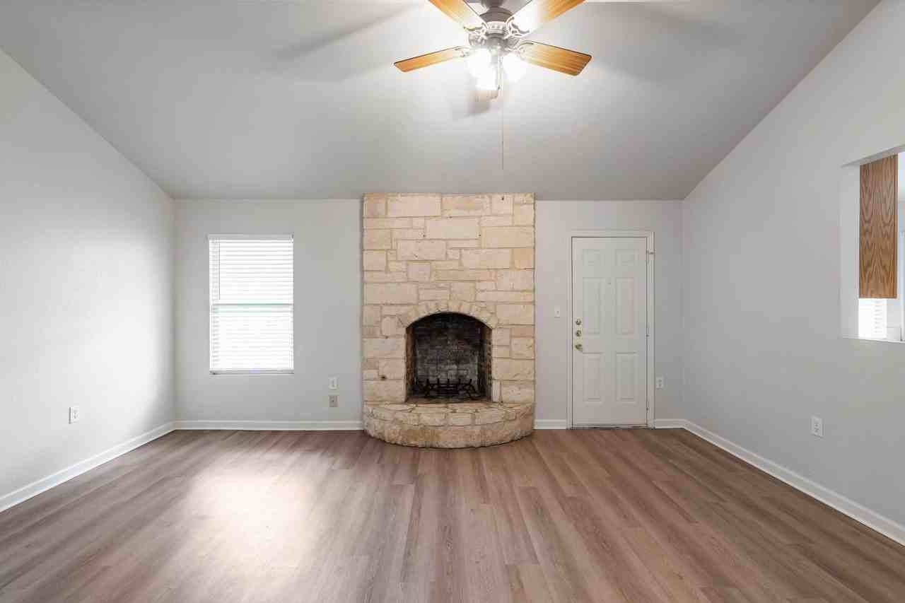 8408 Staunton Dr - Photo 3 of 18