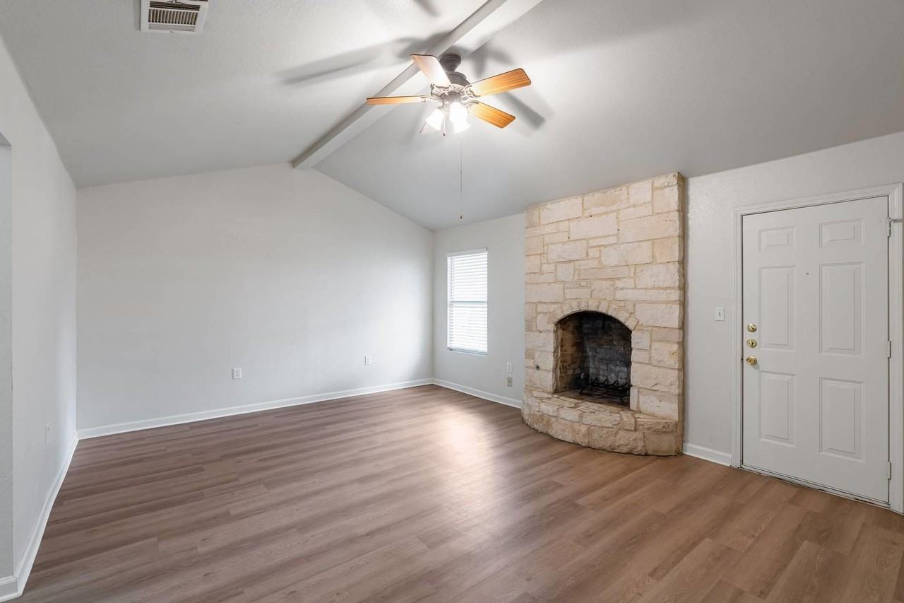 8408 Staunton Dr - Photo 5 of 18