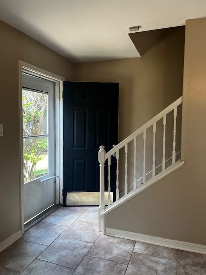 262 Settlers Park Dr - Photo 4 of 13