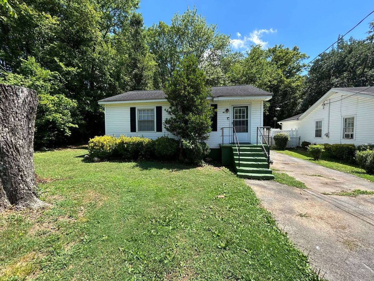 614 614 SW East 19th St - Photo 2 of 16