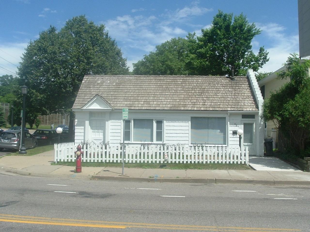 42 27th Ave Se - Photo 2 of 9