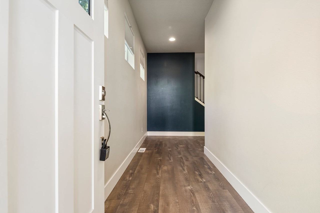 4366 Se Lone Oak St - Photo 3 of 35