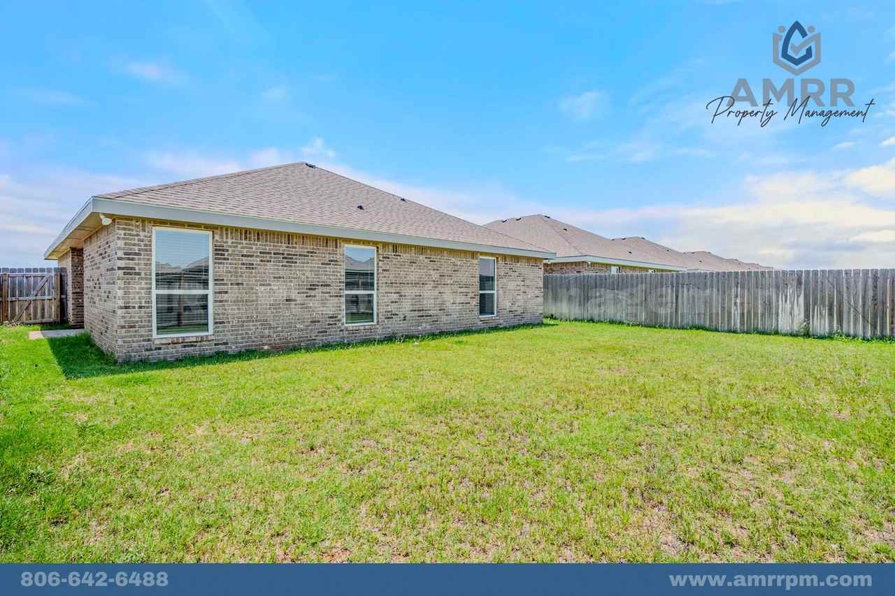 8522 11th St - Photo 2 of 24