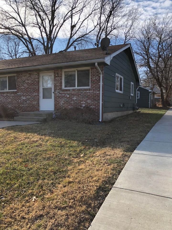 1011 Cottonwood St - Photo 3 of 14