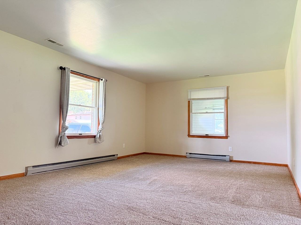 305 Earlee Ave - Photo 2 of 14