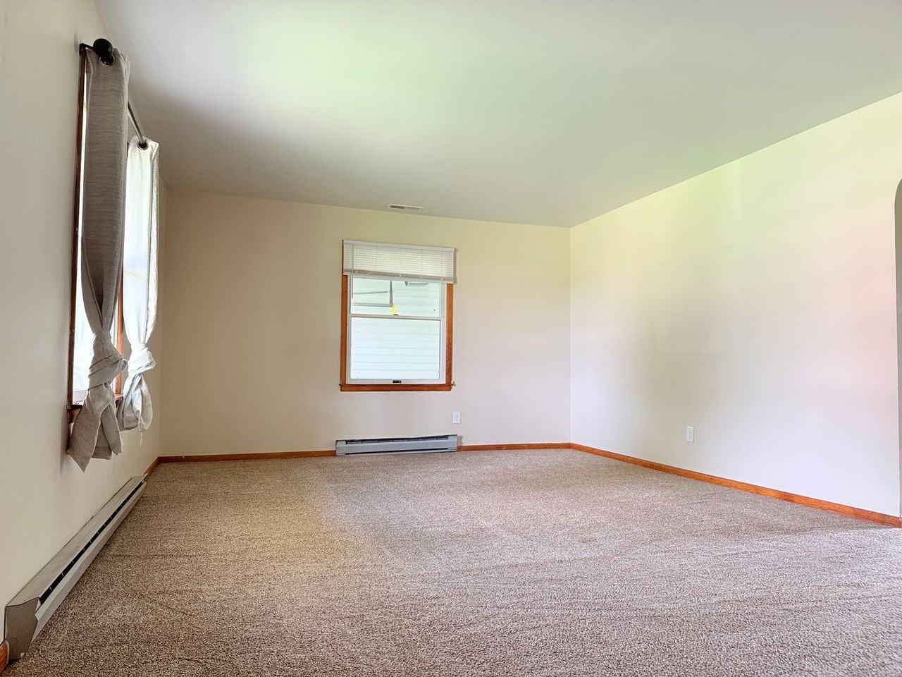 305 Earlee Ave - Photo 3 of 14