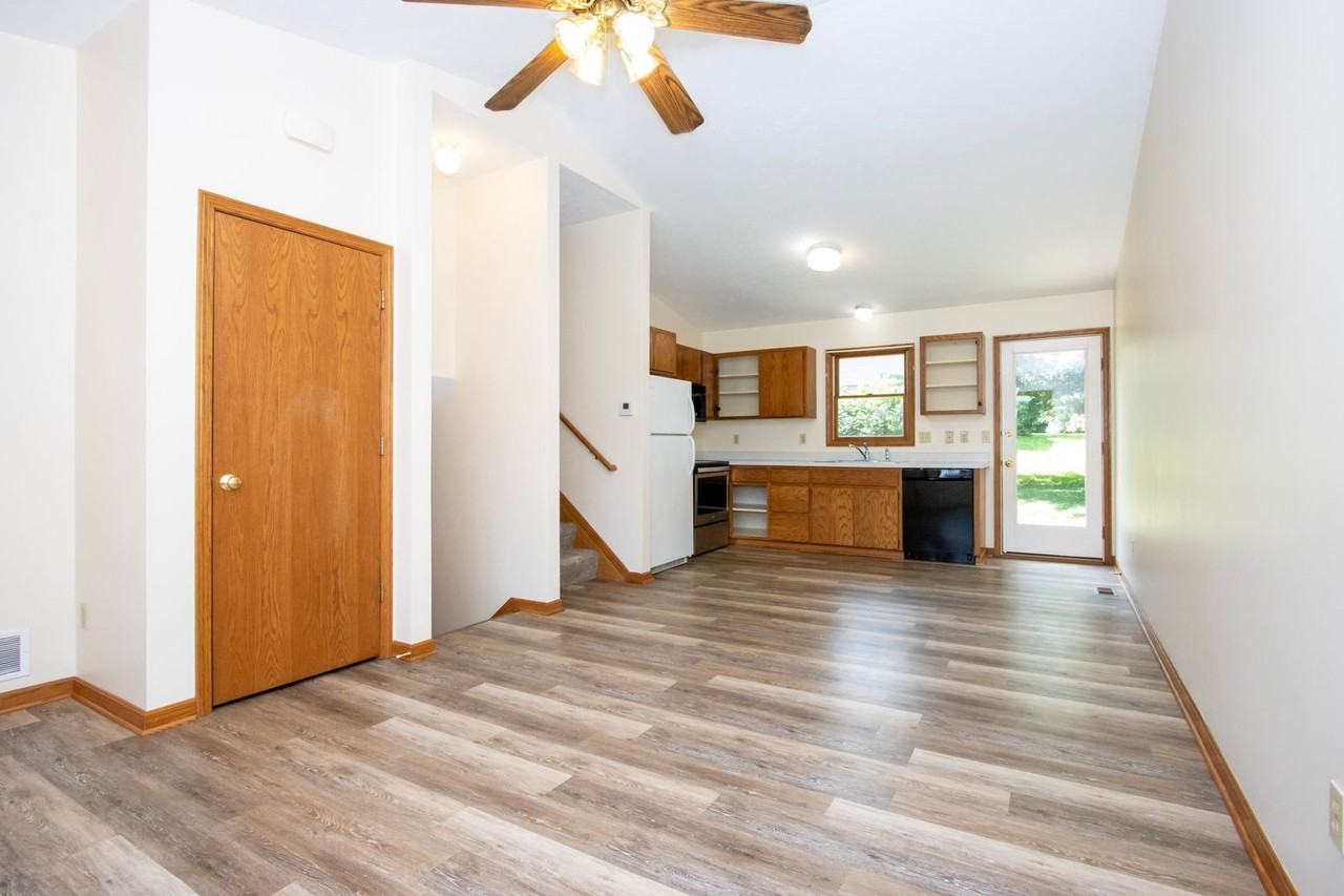 339 Villa St - Photo 2 of 18