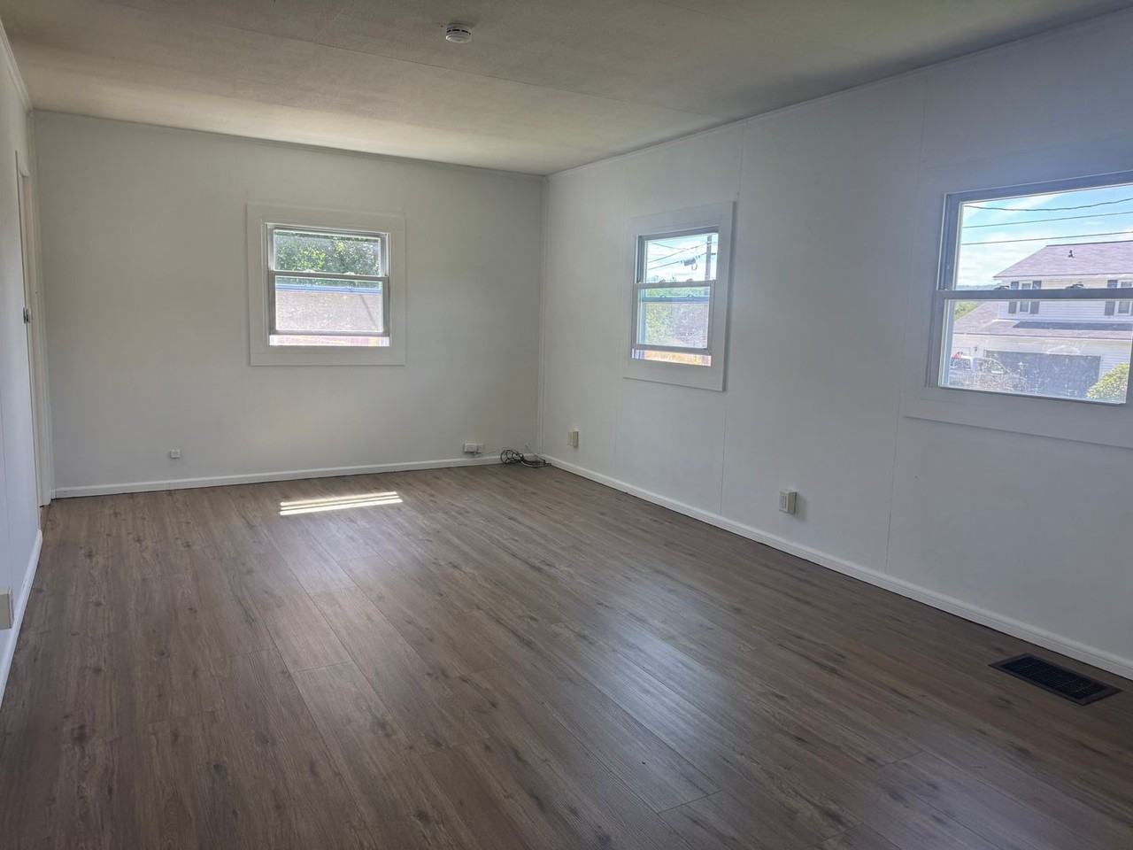 10 Batchelder Ave - Photo 3 of 8