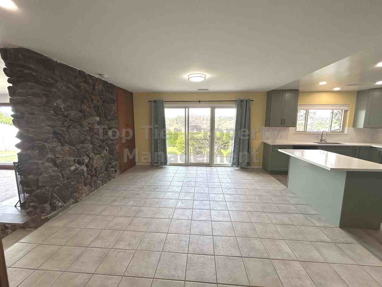 1608 Mountain View Ave - Photo 5 of 28