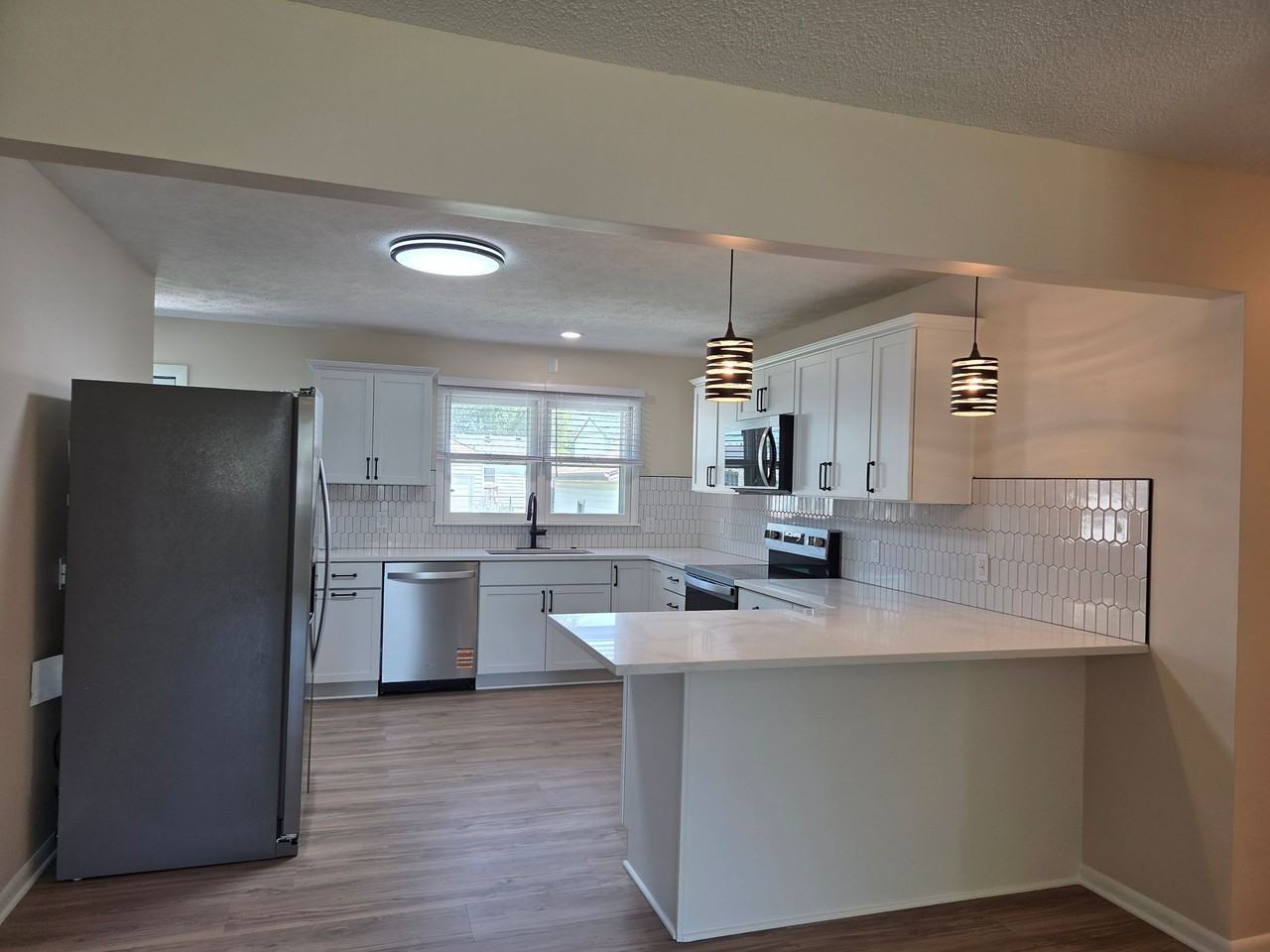 Just Like NEW! - Photo 3 of 36