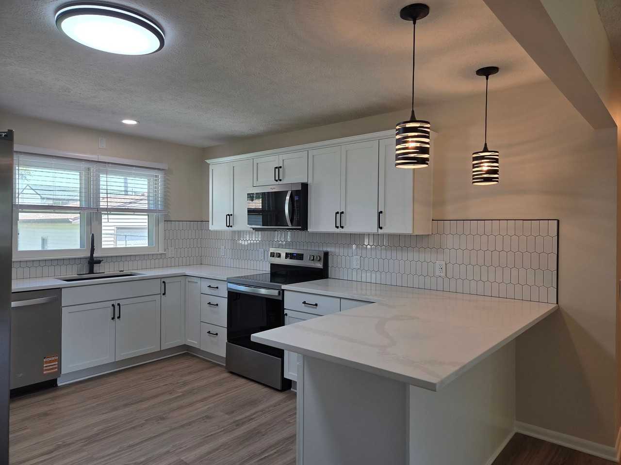 Just Like NEW! - Photo 4 of 36