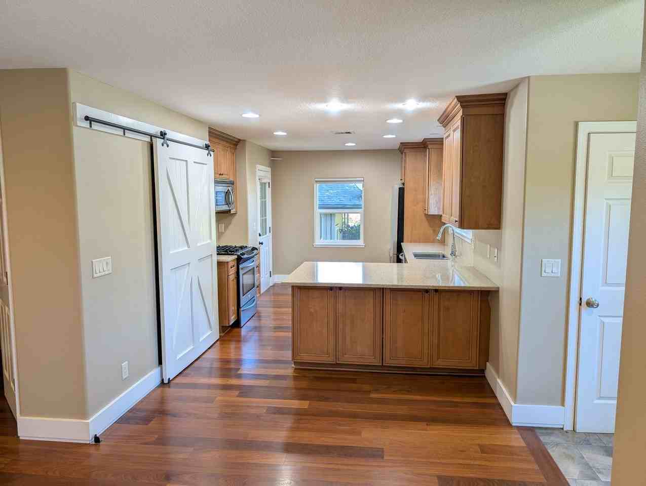 8033 Sw 36th Ave - Photo 2 of 50