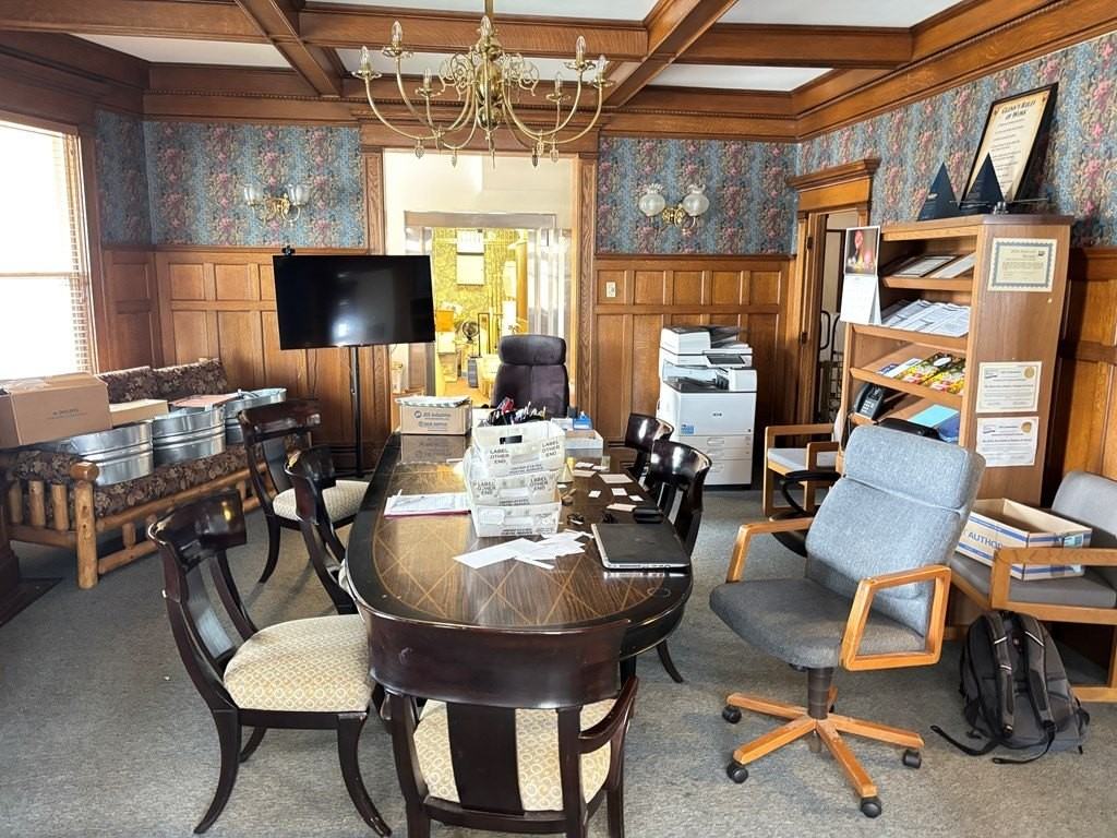 650 Main St - Photo 3 of 14