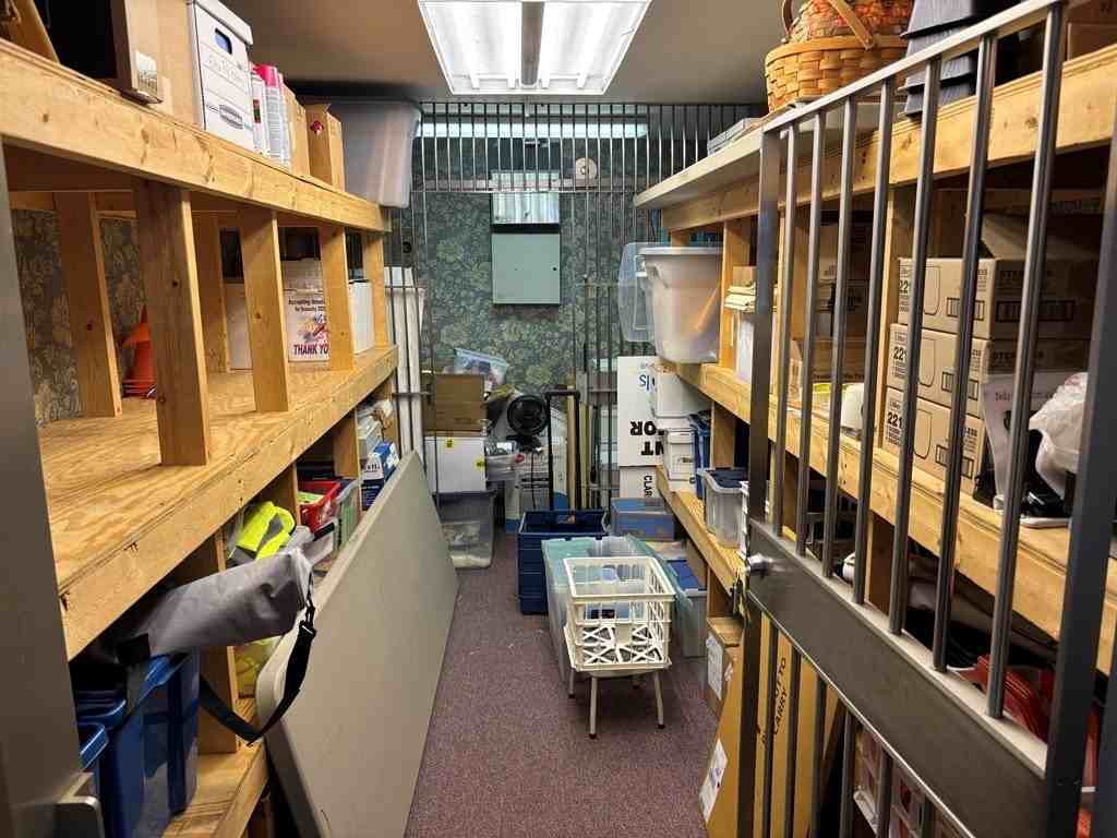 650 Main St - Photo 5 of 14