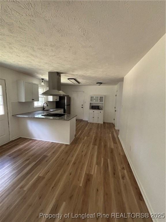 7546 Beverly Dr - Photo 5 of 15