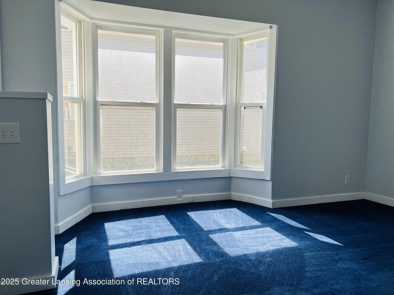 831 North Chestnut Street - Photo 3 of 30