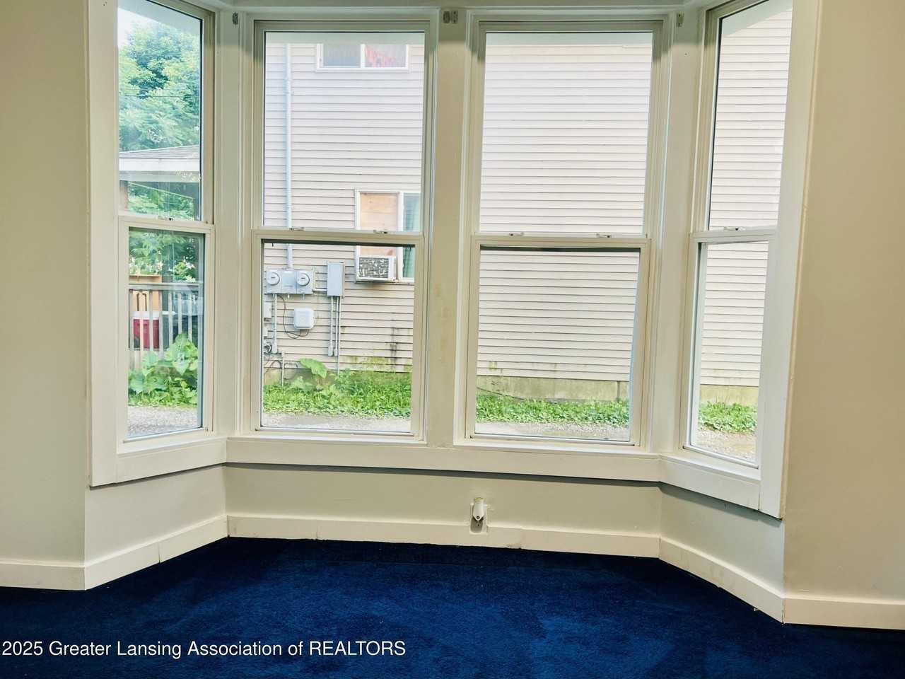 831 North Chestnut Street - Photo 4 of 30