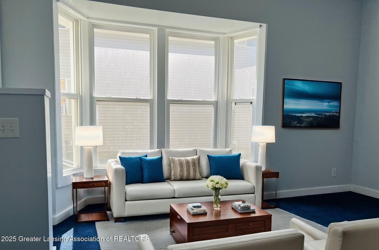 831 North Chestnut Street - Photo 5 of 30