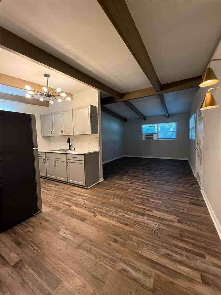 3010 Ne 13th St - Photo 2 of 22