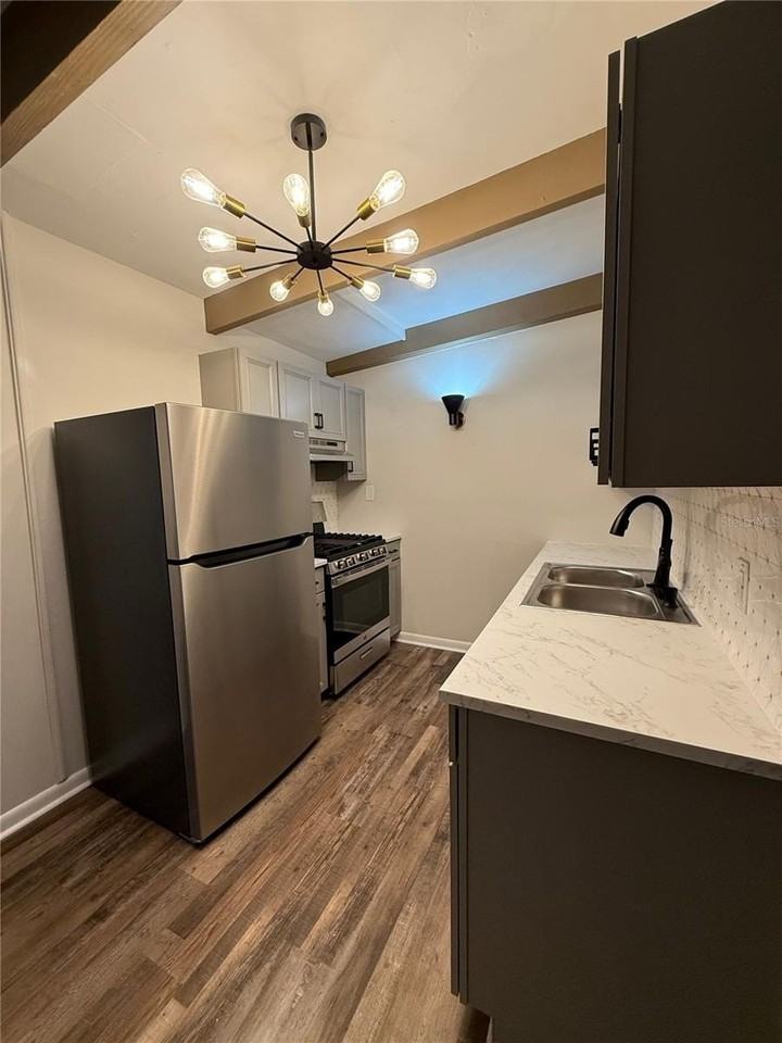 3010 Ne 13th St - Photo 4 of 22