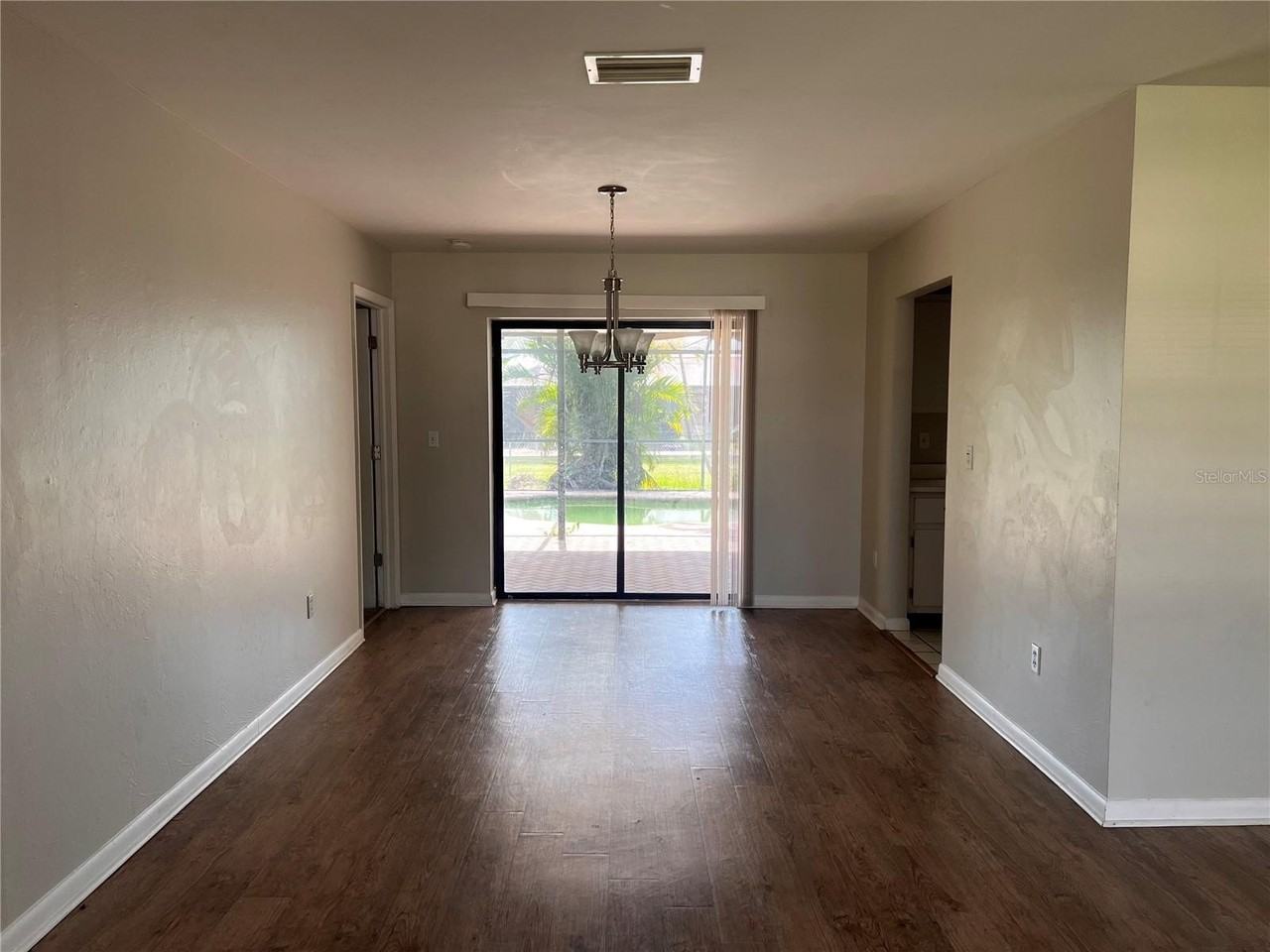 3414 Sw 6th Ave - Photo 5 of 17