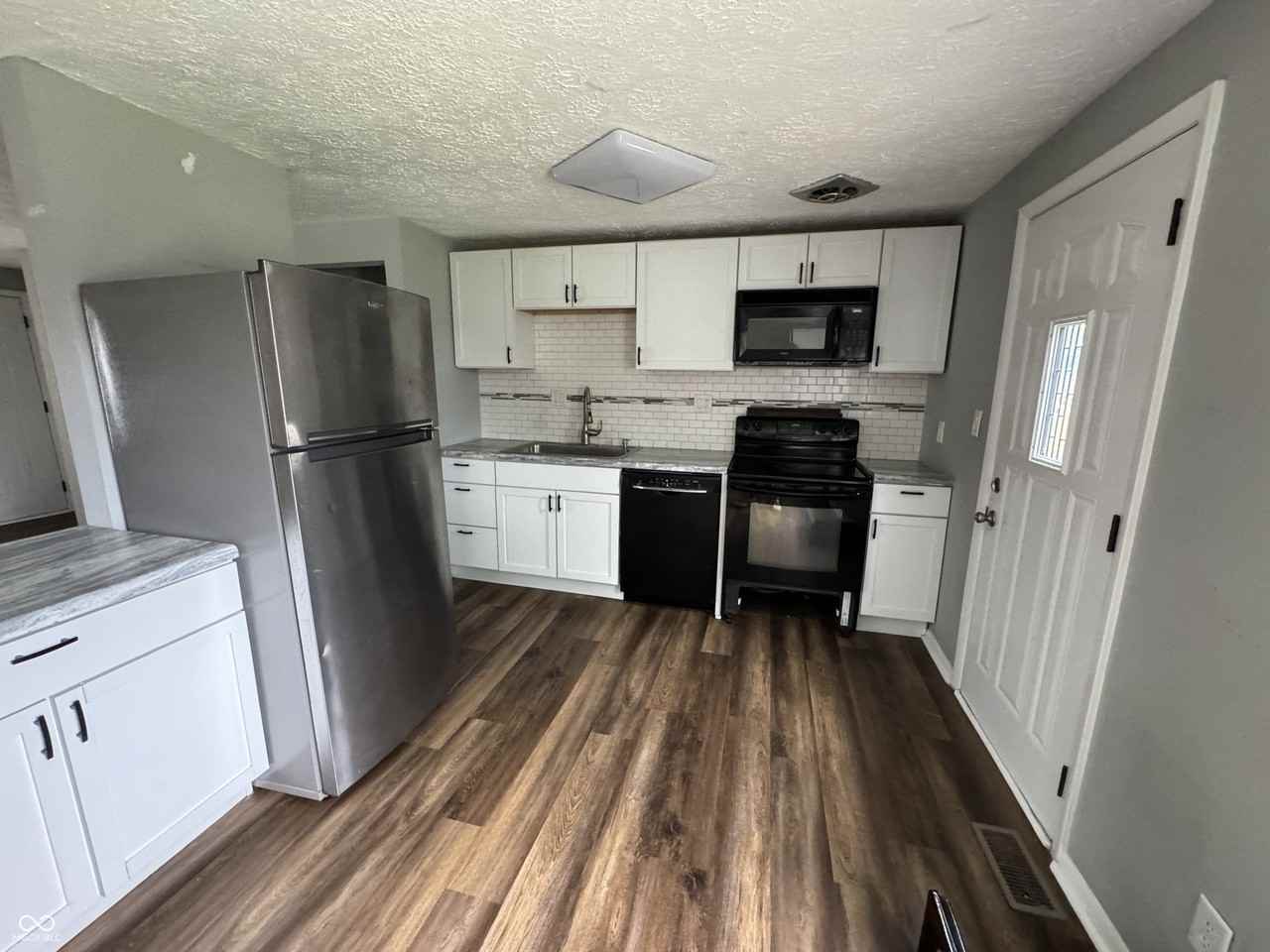 5835 Pemberly Dr - Photo 3 of 16